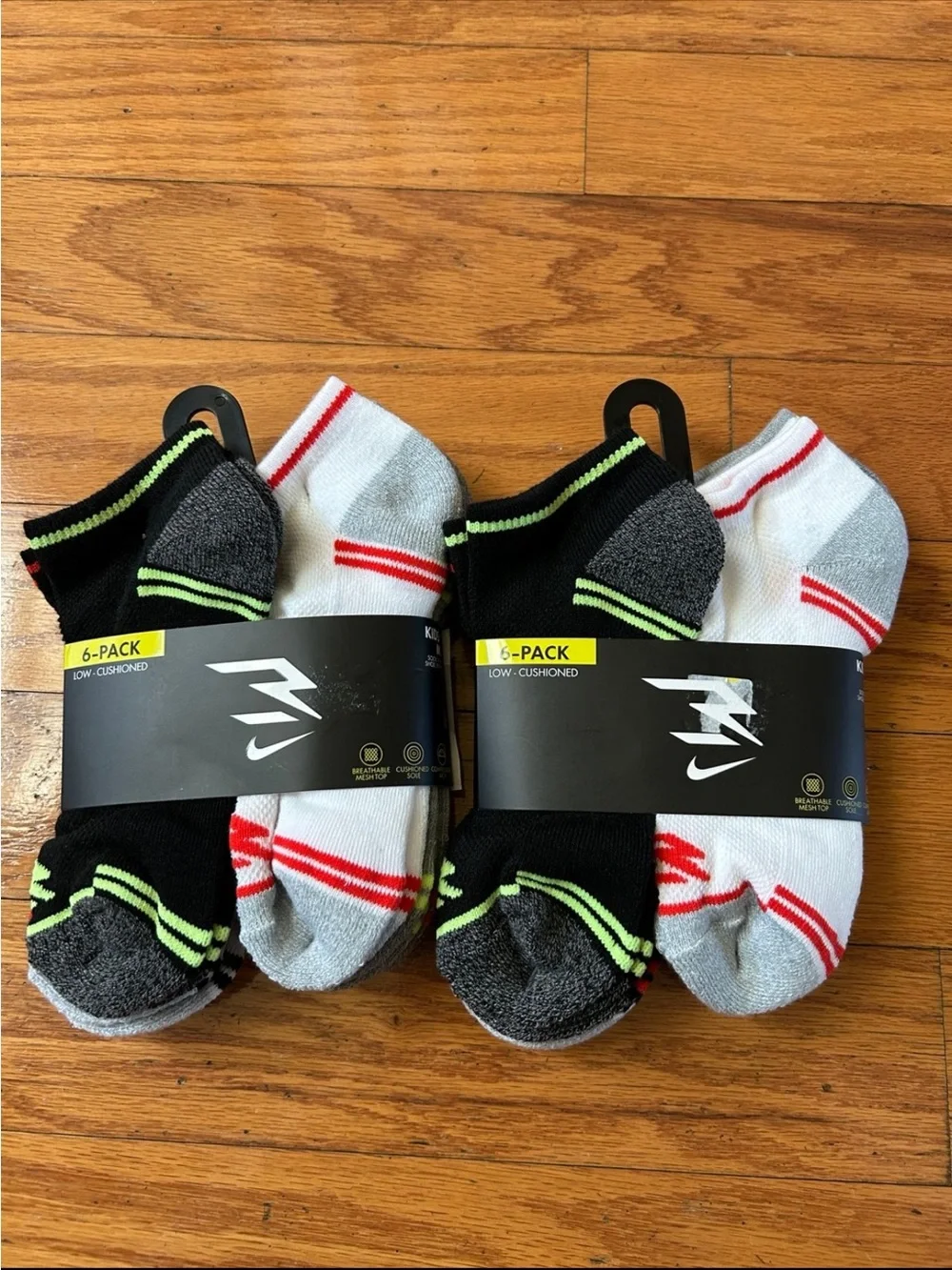 NWT Nike kids low cut cushioned socks 12 pairs size M